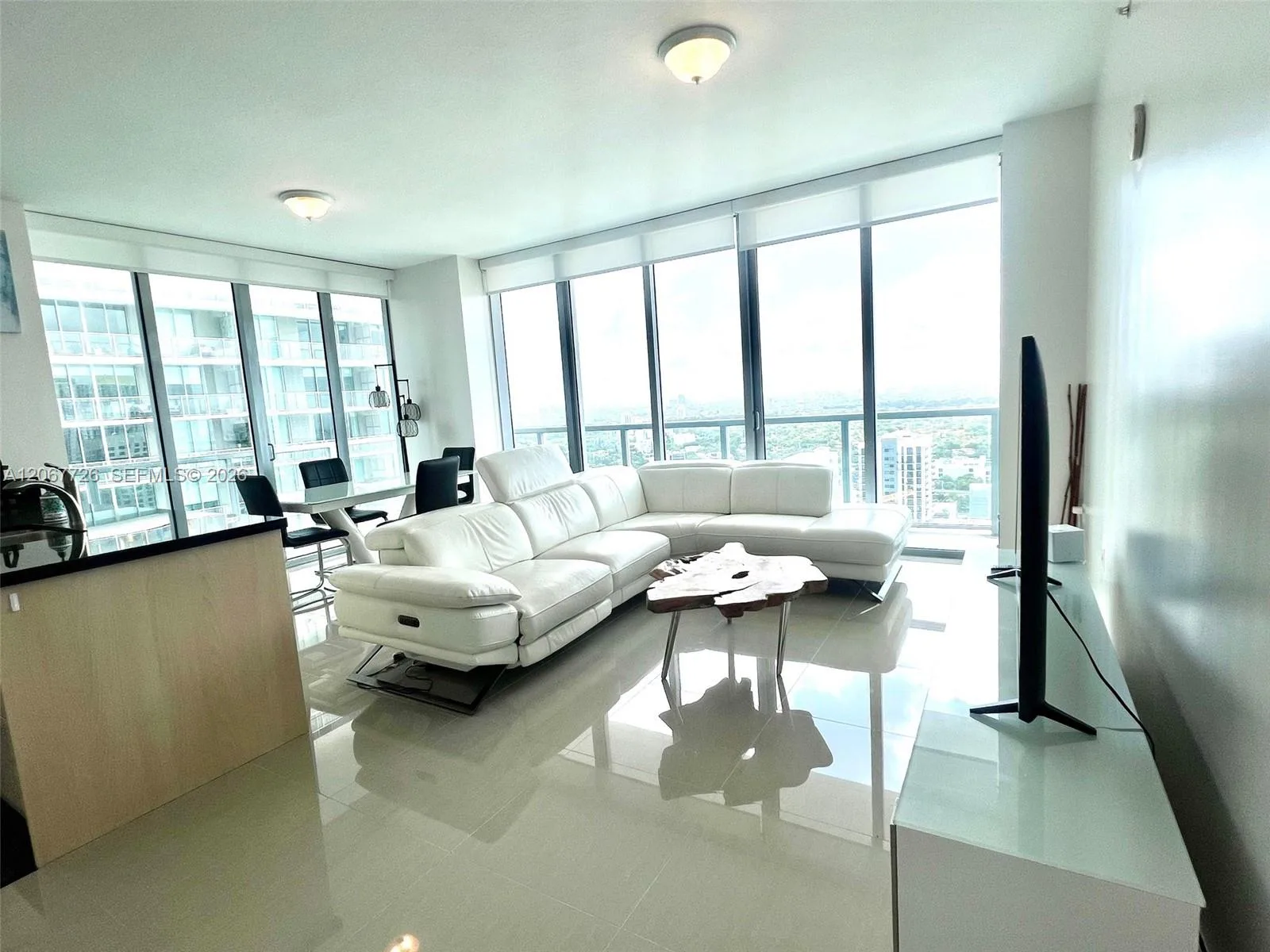 1111 SW 1st Ave # 3214, Miami, FL 33130