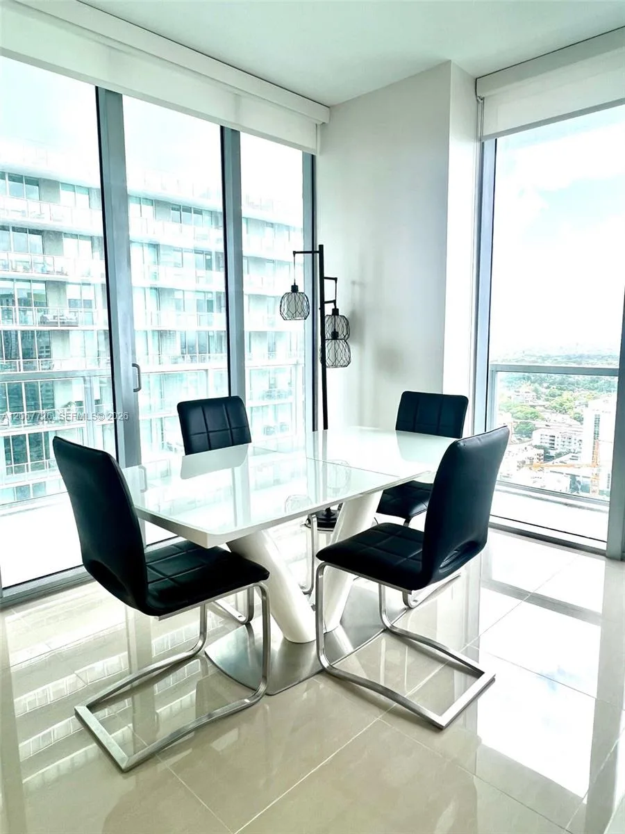 1111 SW 1st Ave # 3214, Miami, FL 33130 photo 4