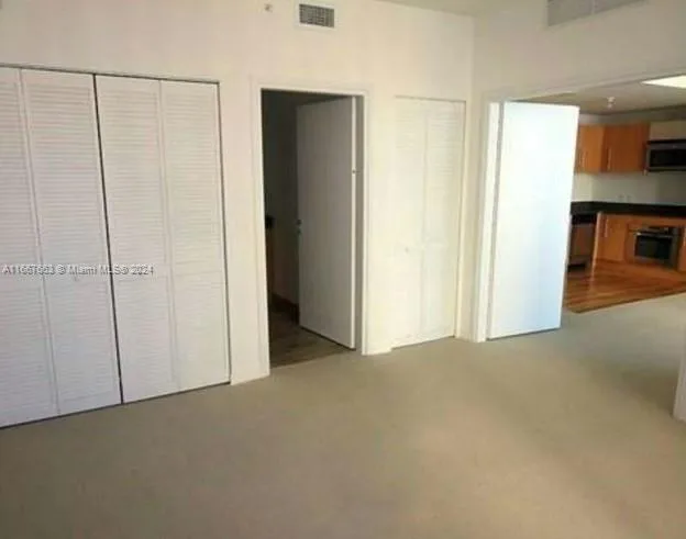 300 S Biscayne Blvd # T-1703, Miami, FL 33131 photo 2