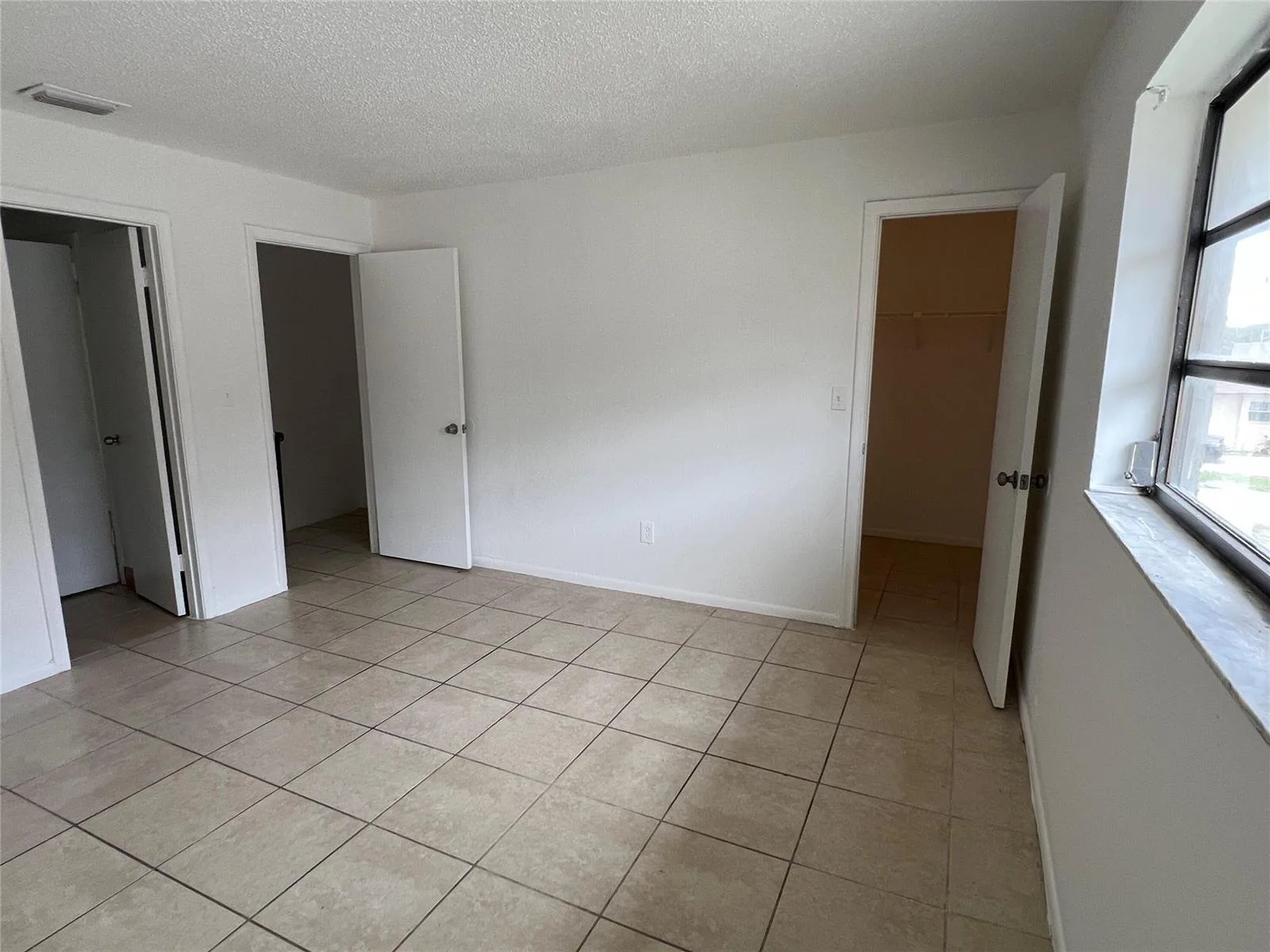 2442 NW 52nd Avenue, Lauderhill, FL 33313 photo 8