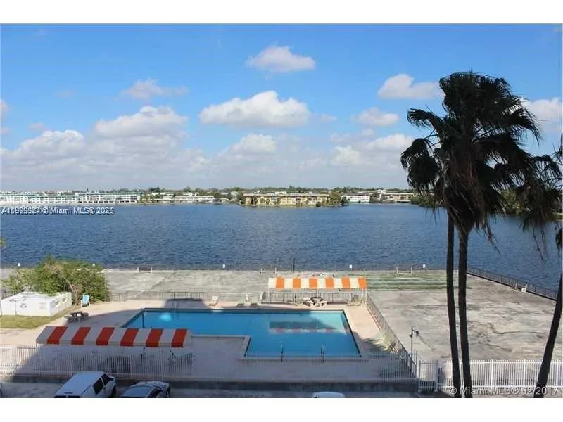 1351 NE Miami Gardens Dr # 1404E, Miami, FL 33179 photo 2