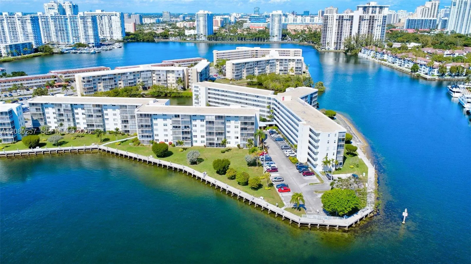 3030 Marcos Dr # T302, Aventura, FL 33160