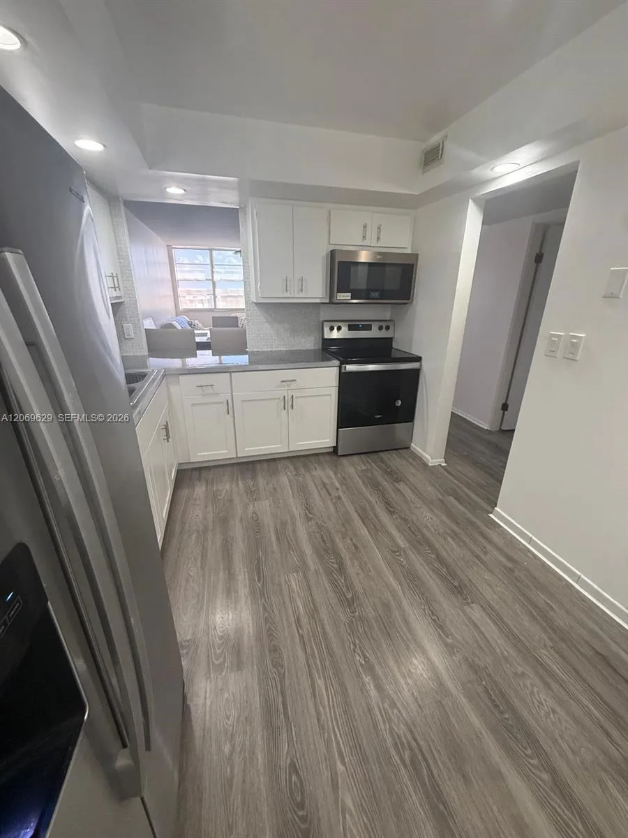 1351 NE Miami Gardens Dr # 1113E, Miami, FL 33179 photo 2