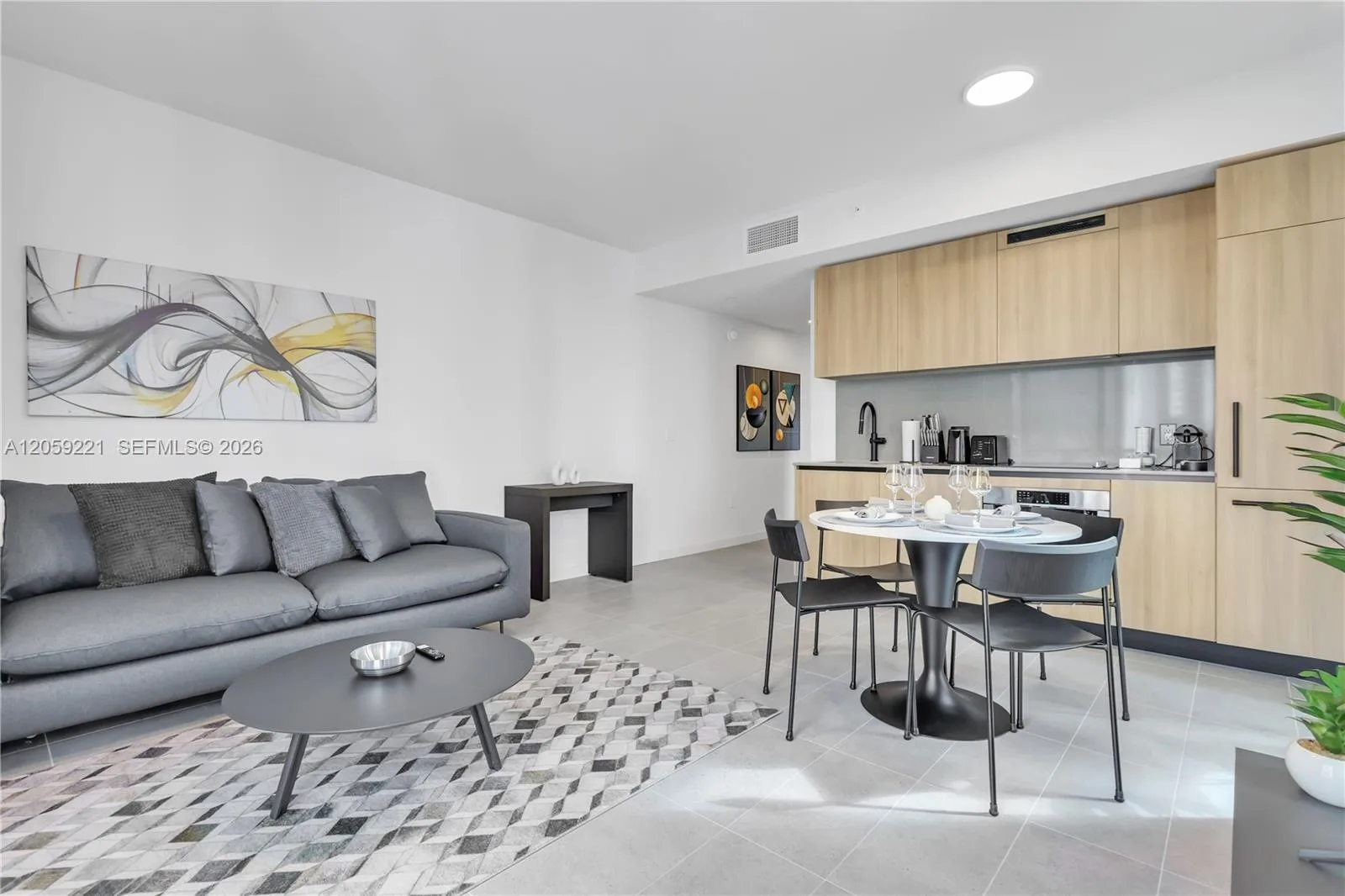 121 NE 5th St # 1808, Miami, FL 33132 photo 2