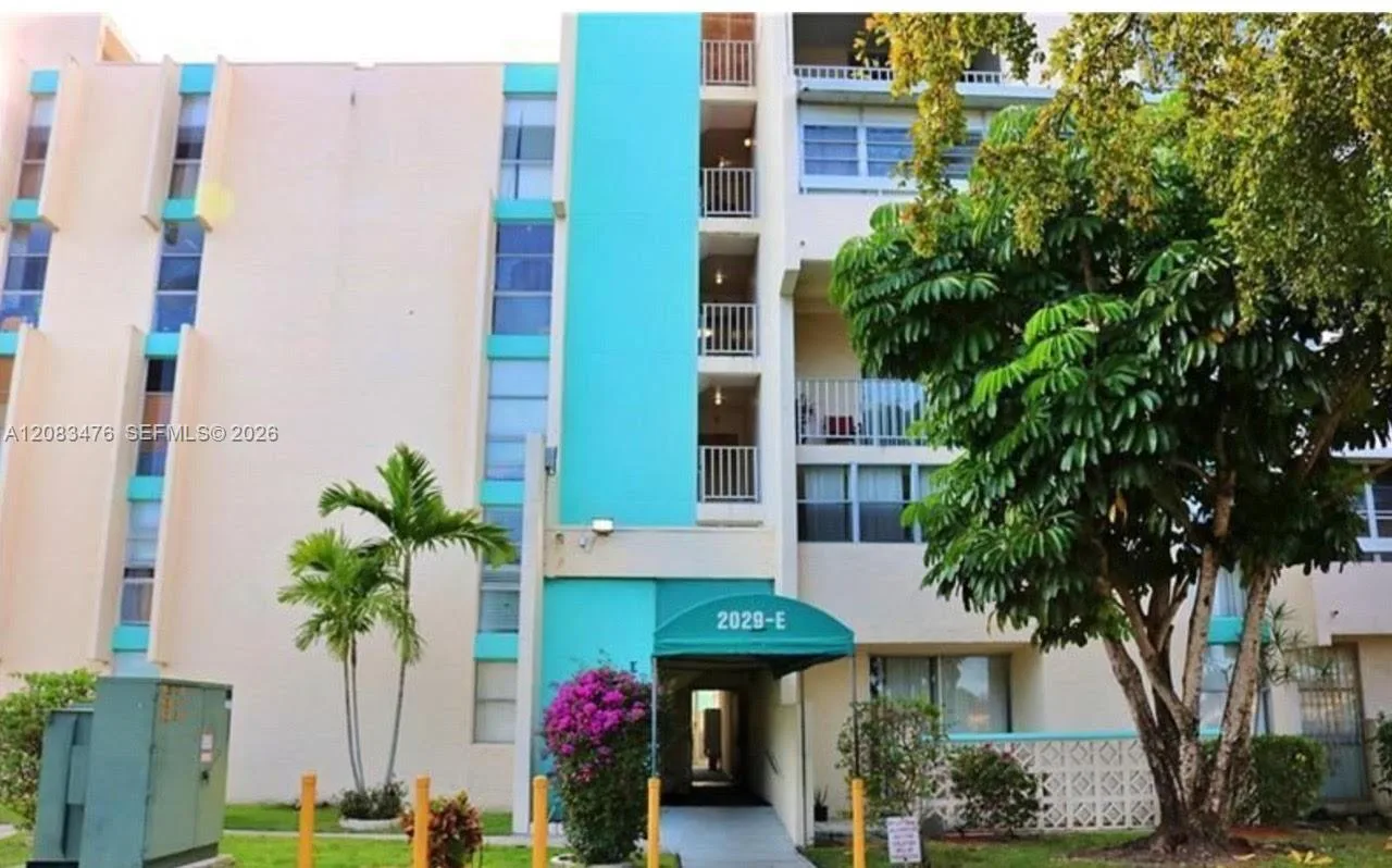 2029 NW 46th Ave # E402, Lauderhill, FL 33313