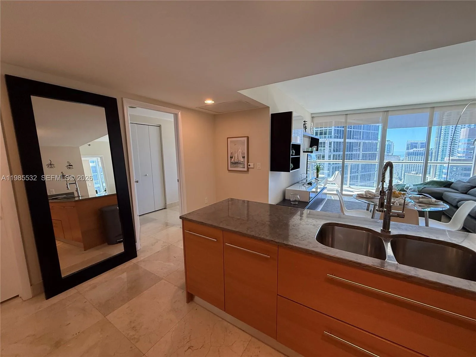 475 Brickell Ave # 3913, Miami, FL 33131