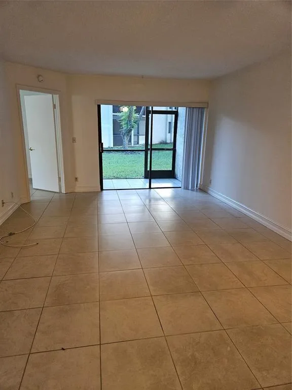 5583 Courtyard Drive # 5583, Margate, FL 33063