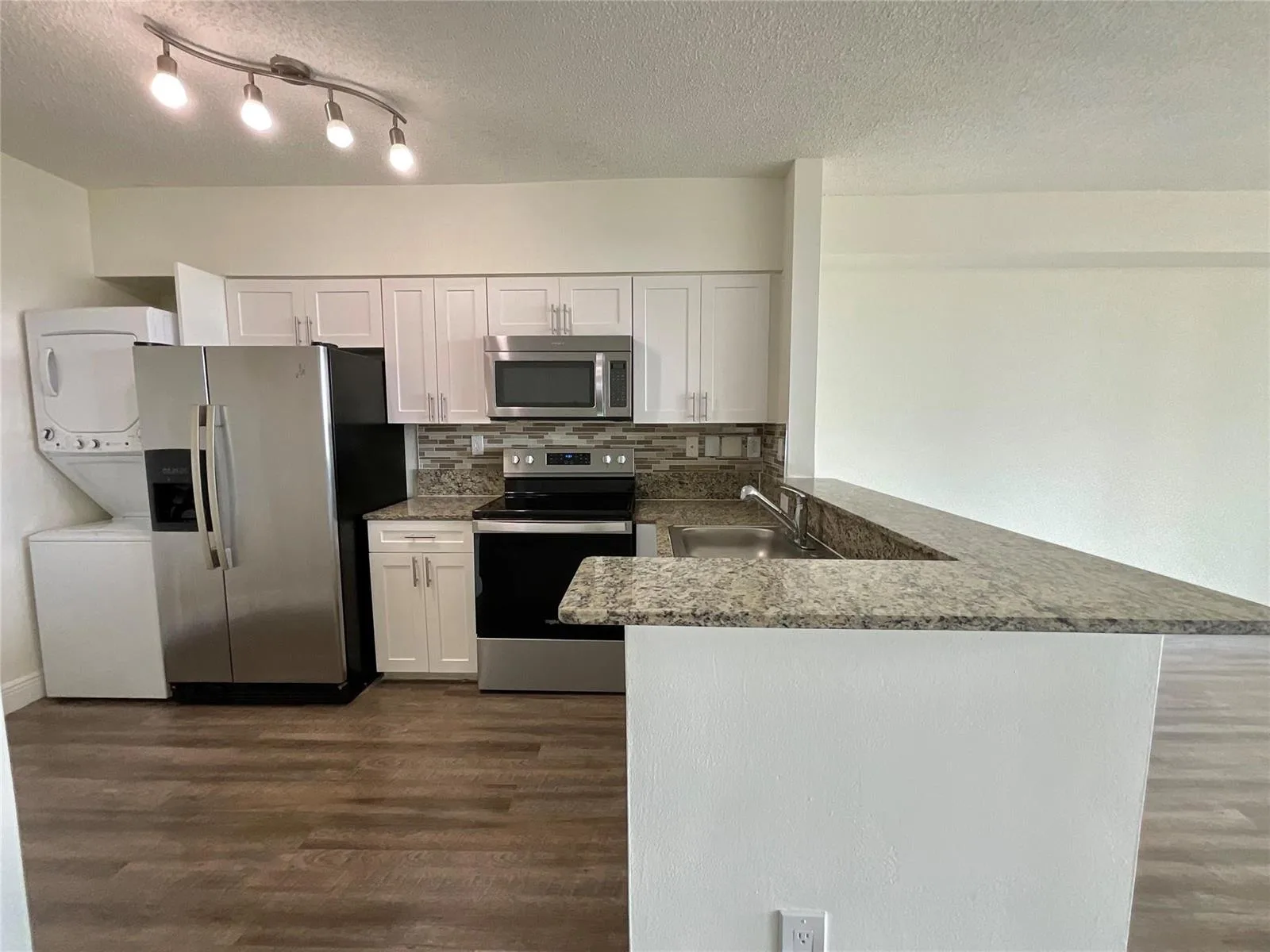 16900 N Bay Road # 2-605, Sunny Isles Beach, FL 33160