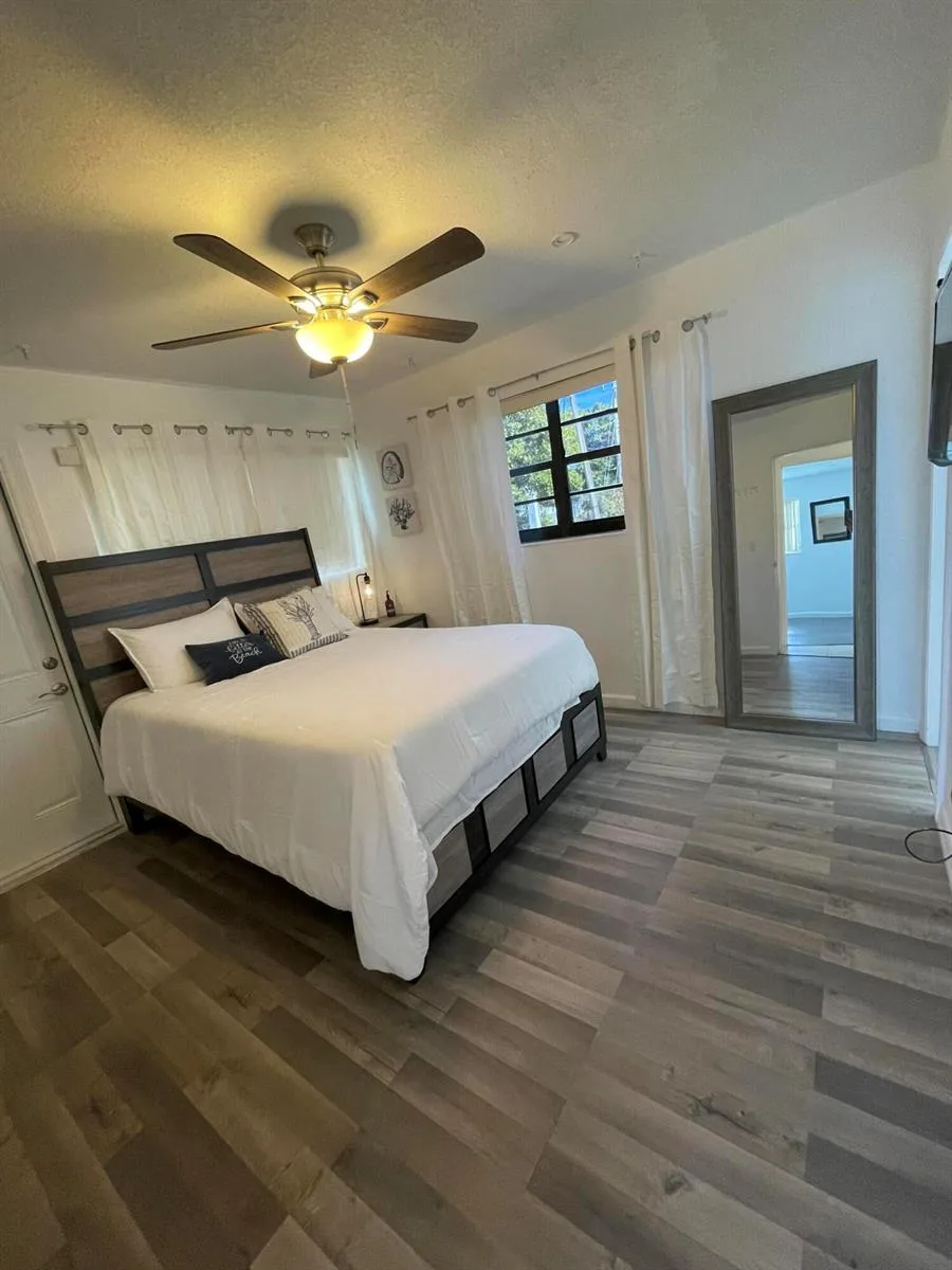 1067 SW 3rd Street, Hallandale Beach, FL 33009 photo 9