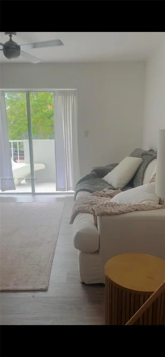 240 Collins Ave # 2B, Miami Beach, FL 33139