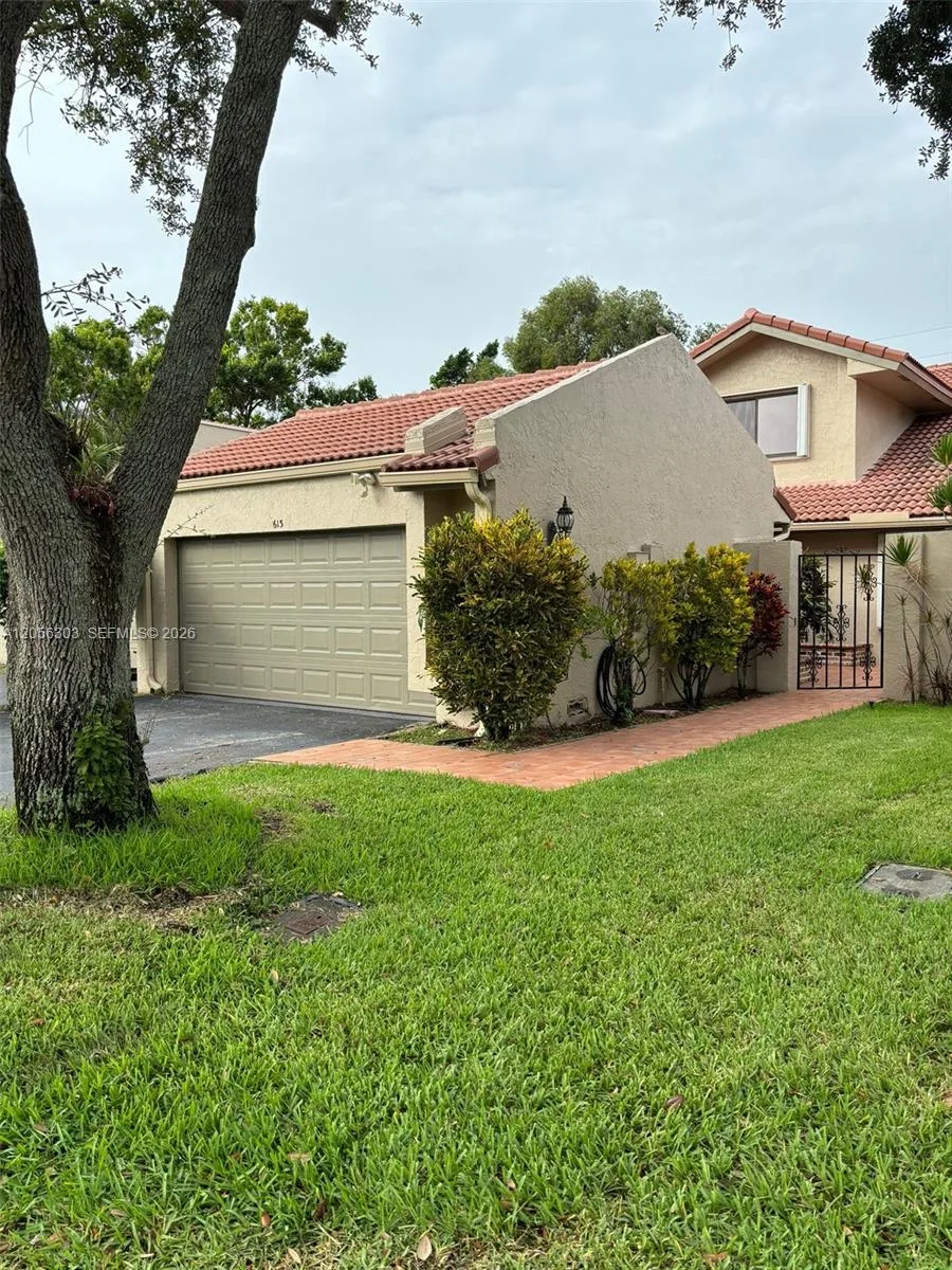 613 Patio Village Way, Weston, FL 33326 photo 3