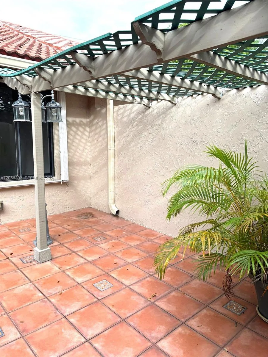 613 Patio Village Way, Weston, FL 33326 photo 5