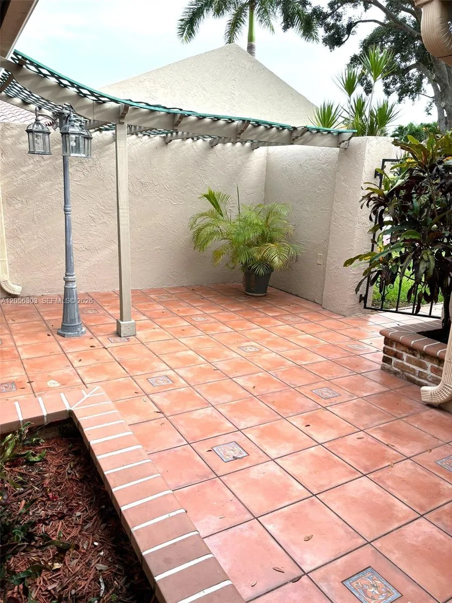 613 Patio Village Way, Weston, FL 33326 photo 7