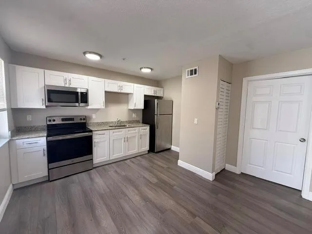 4393 Windsor Avenue # 18, West Palm Beach, FL 33407 photo 8
