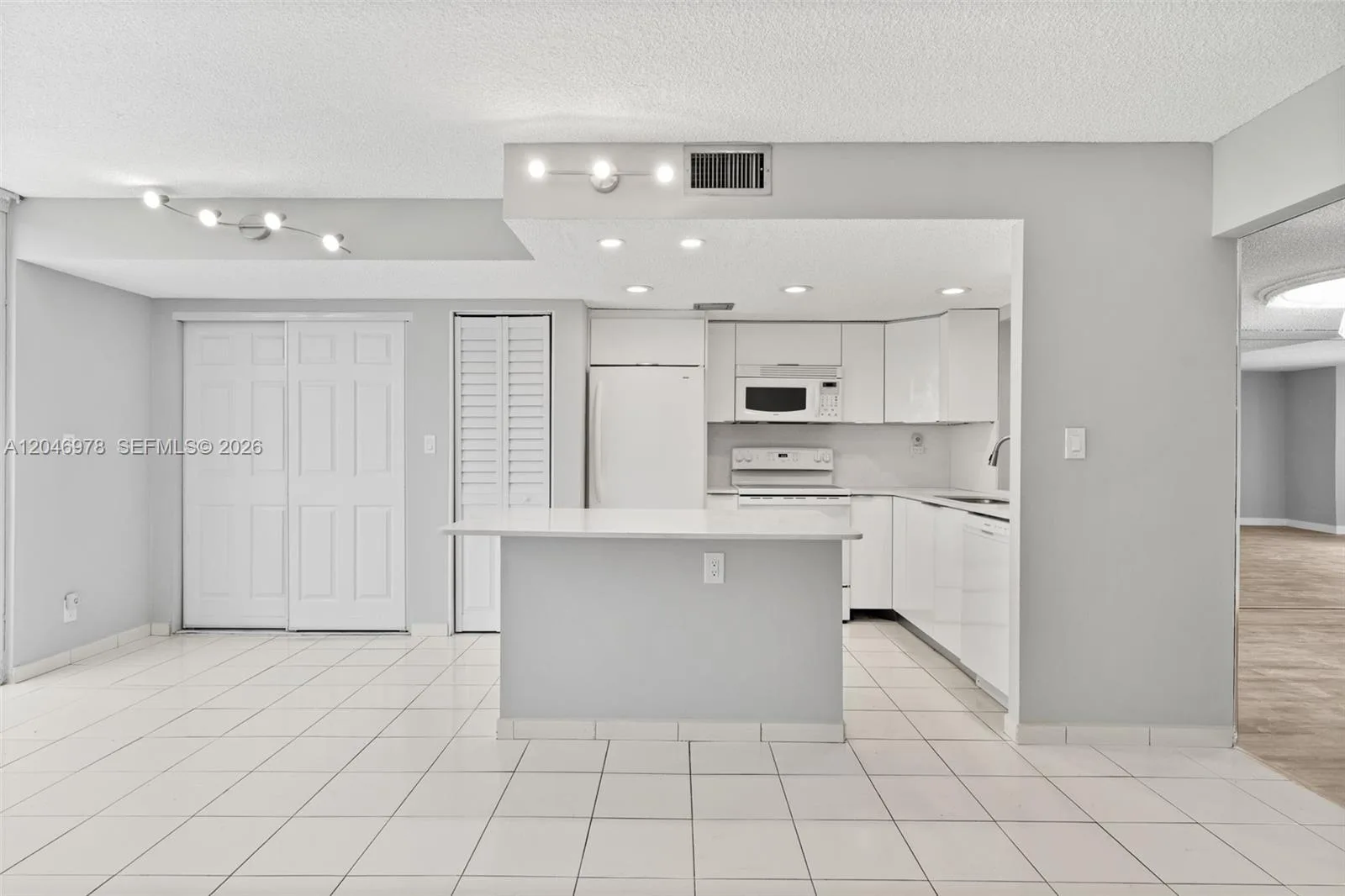 2408 NE 10th St # 122, Hallandale Beach, FL 33009 photo 10