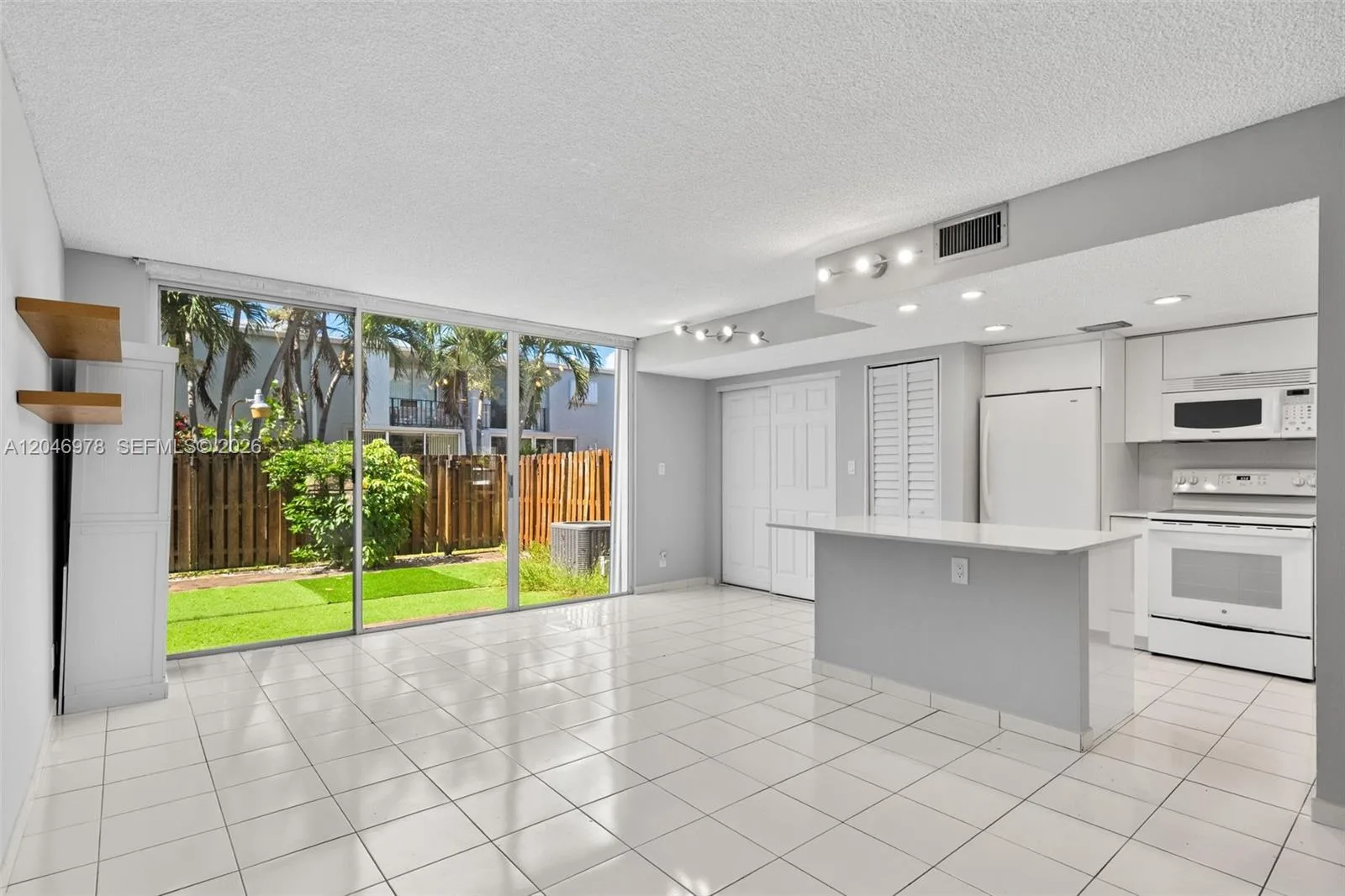 2408 NE 10th St # 122, Hallandale Beach, FL 33009 photo 9