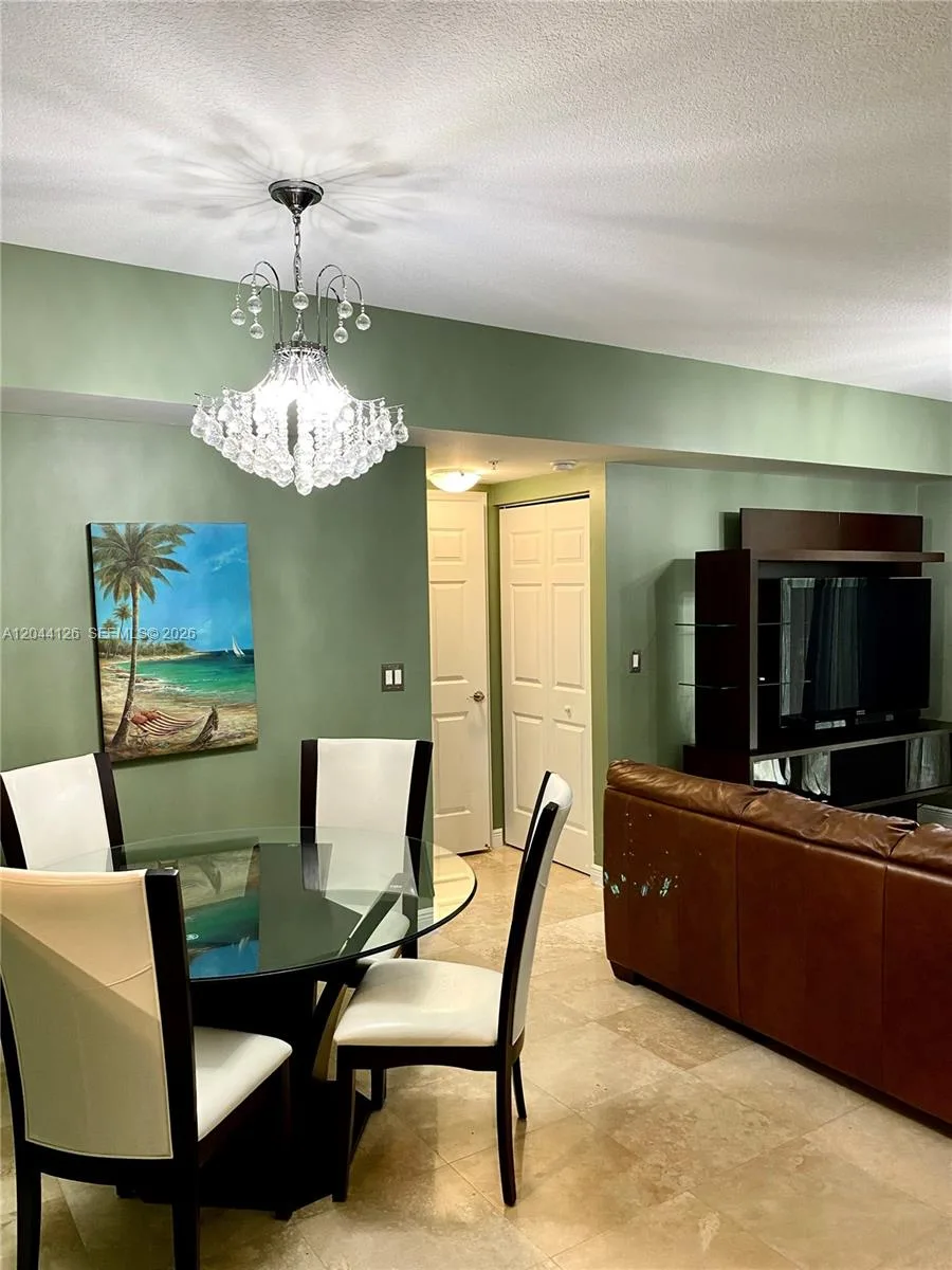 Duo Hallandale photo 4