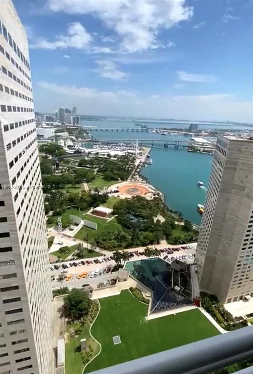 325 S Biscayne Blvd # 4214, Miami, FL 33131 photo 10