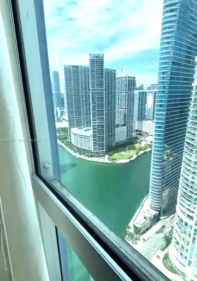 325 S Biscayne Blvd # 4214, Miami, FL 33131 photo 6