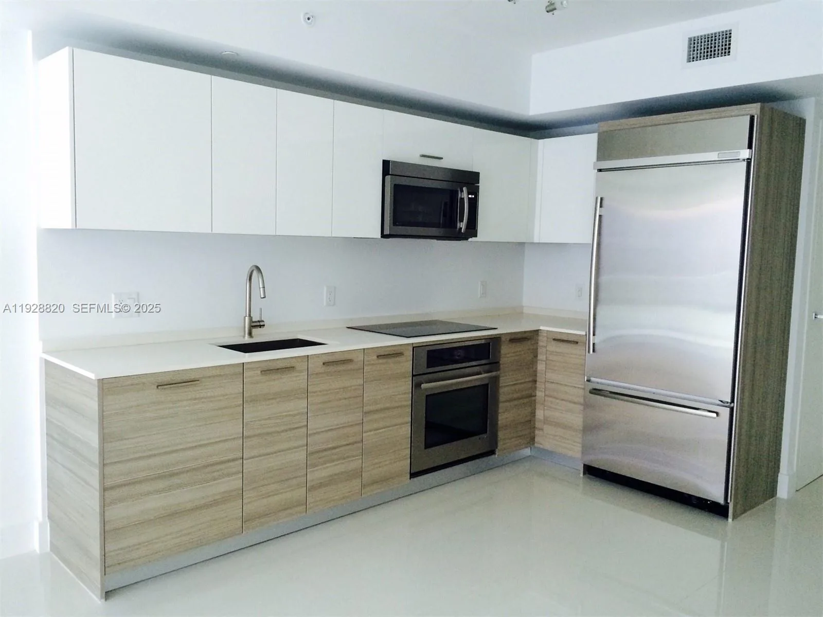 1300 BRICKELL BAY DR # 1100, Miami, FL 33131 photo 3
