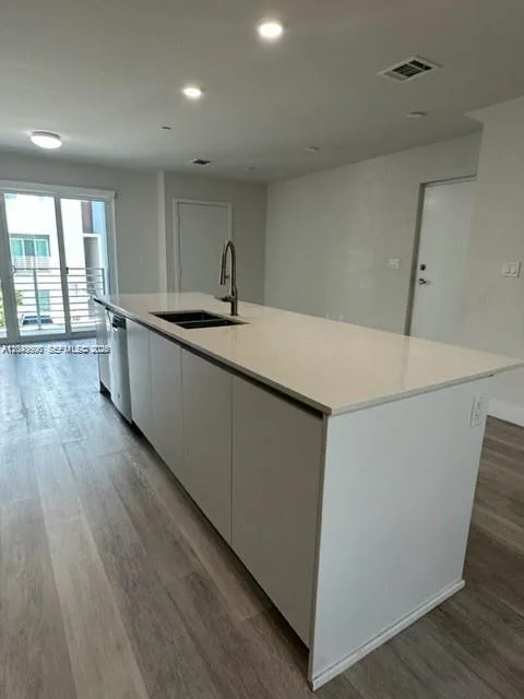 2561 NE 193rd St # 1208, Miami, FL 33180 photo 5