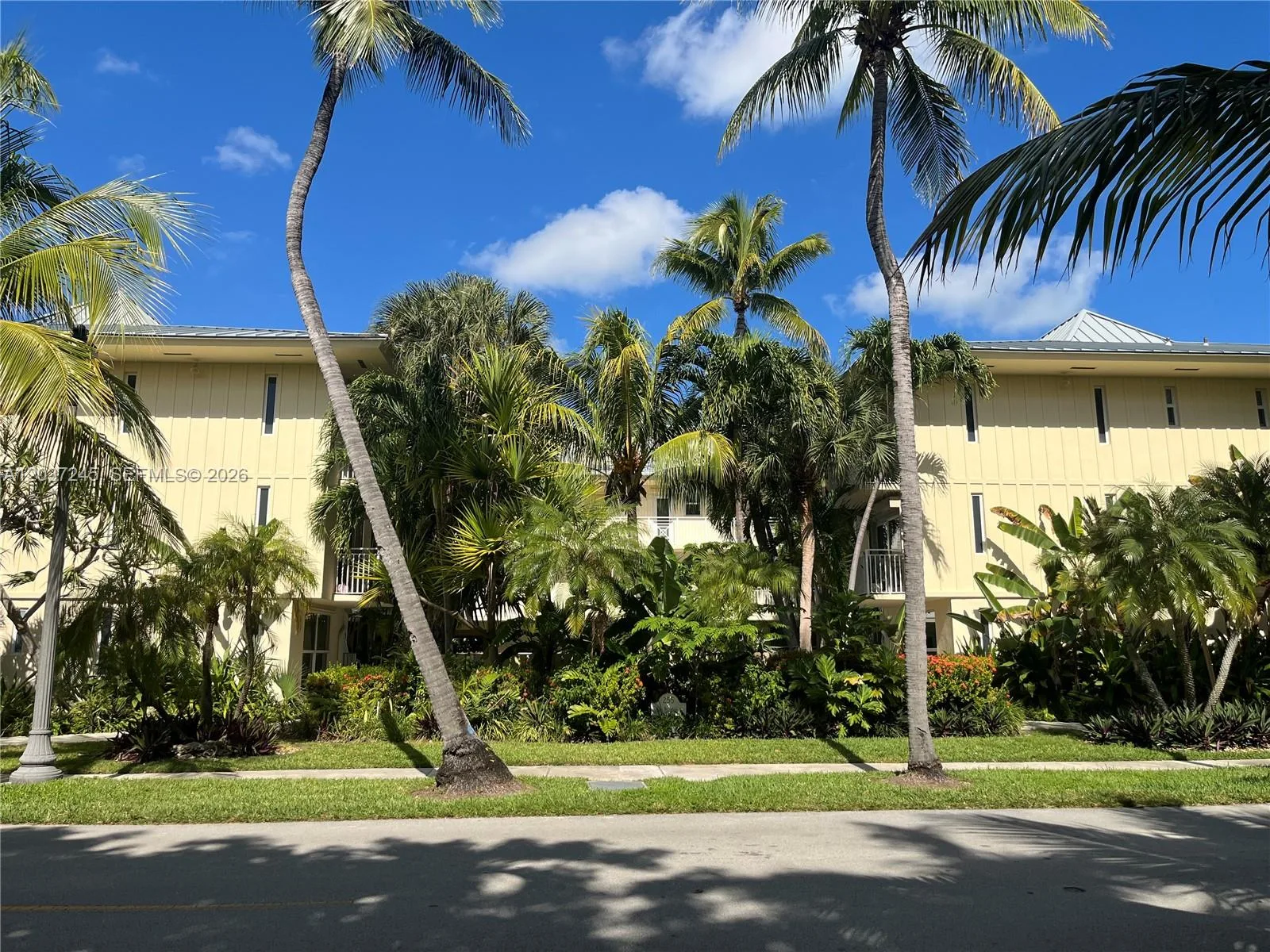 255 Sunrise Dr # 103, Key Biscayne, FL 33149