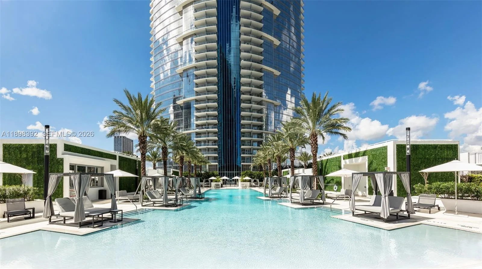 851 NE 1st Ave # 4107, Miami, FL 33132
