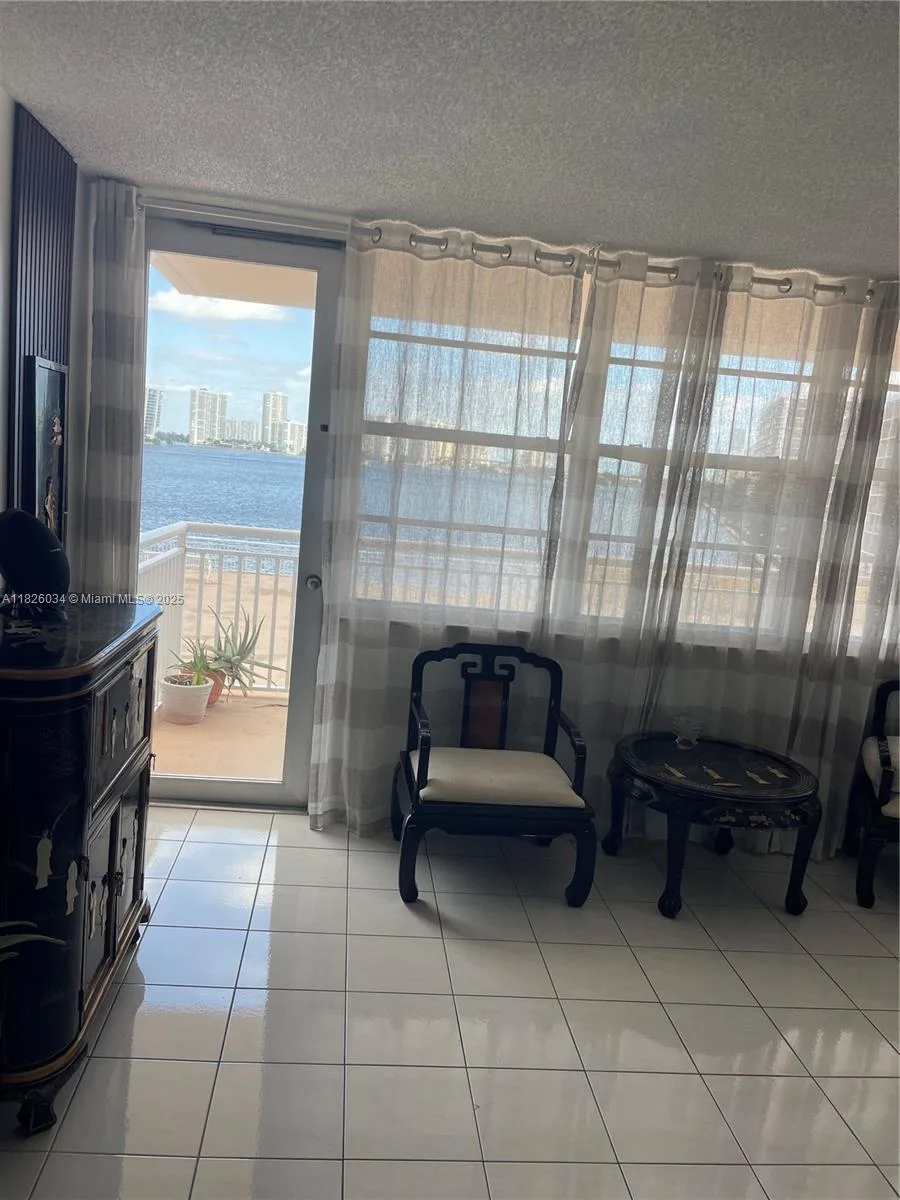 251 174th St # 320, Sunny Isles Beach, FL 33160 photo 6