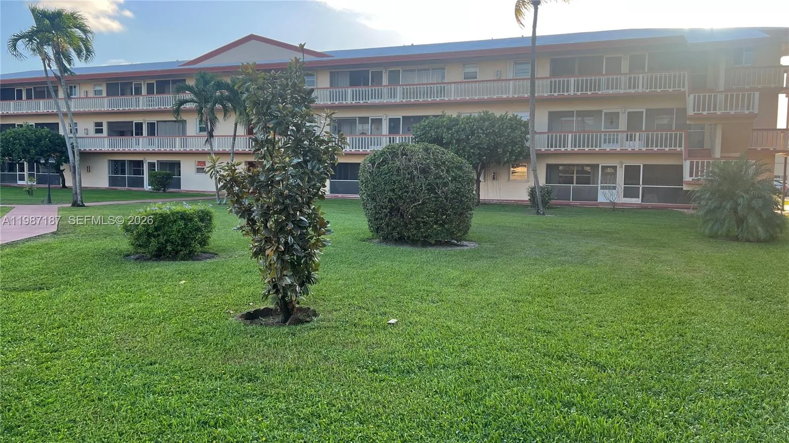 5300 Washington St # K223, Hollywood, FL 33021 photo 2