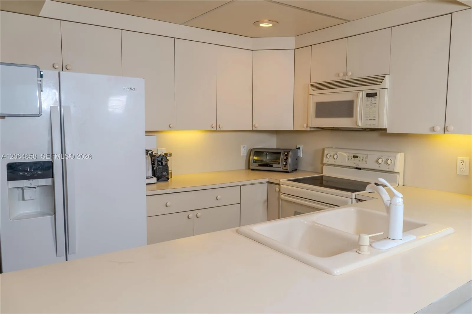 401 Ocean Dr # 222 (with Parking), Miami Beach, FL 33139 photo 11