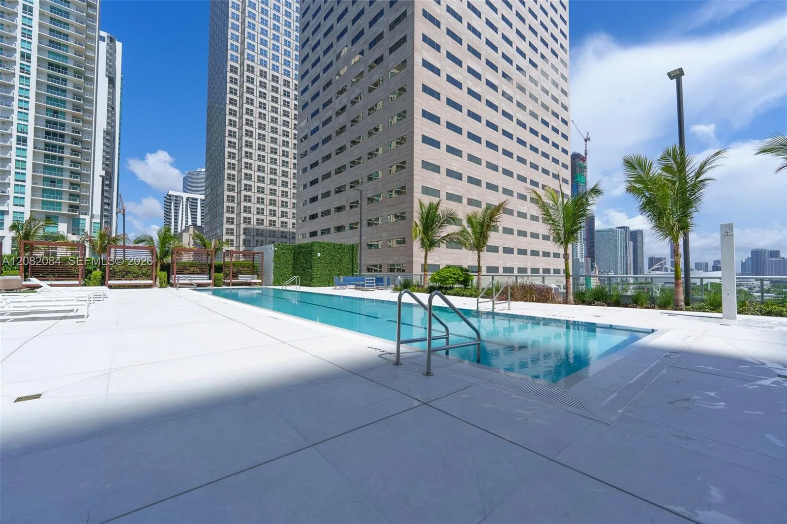 325 S Biscayne Blvd # 415, Miami, FL 33131