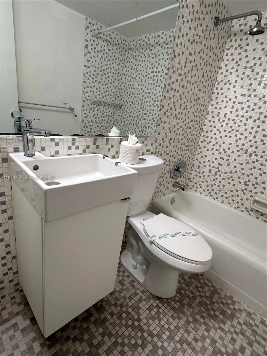 7545 E Treasure Dr # 9I, North Bay Village, FL 33141 photo 12