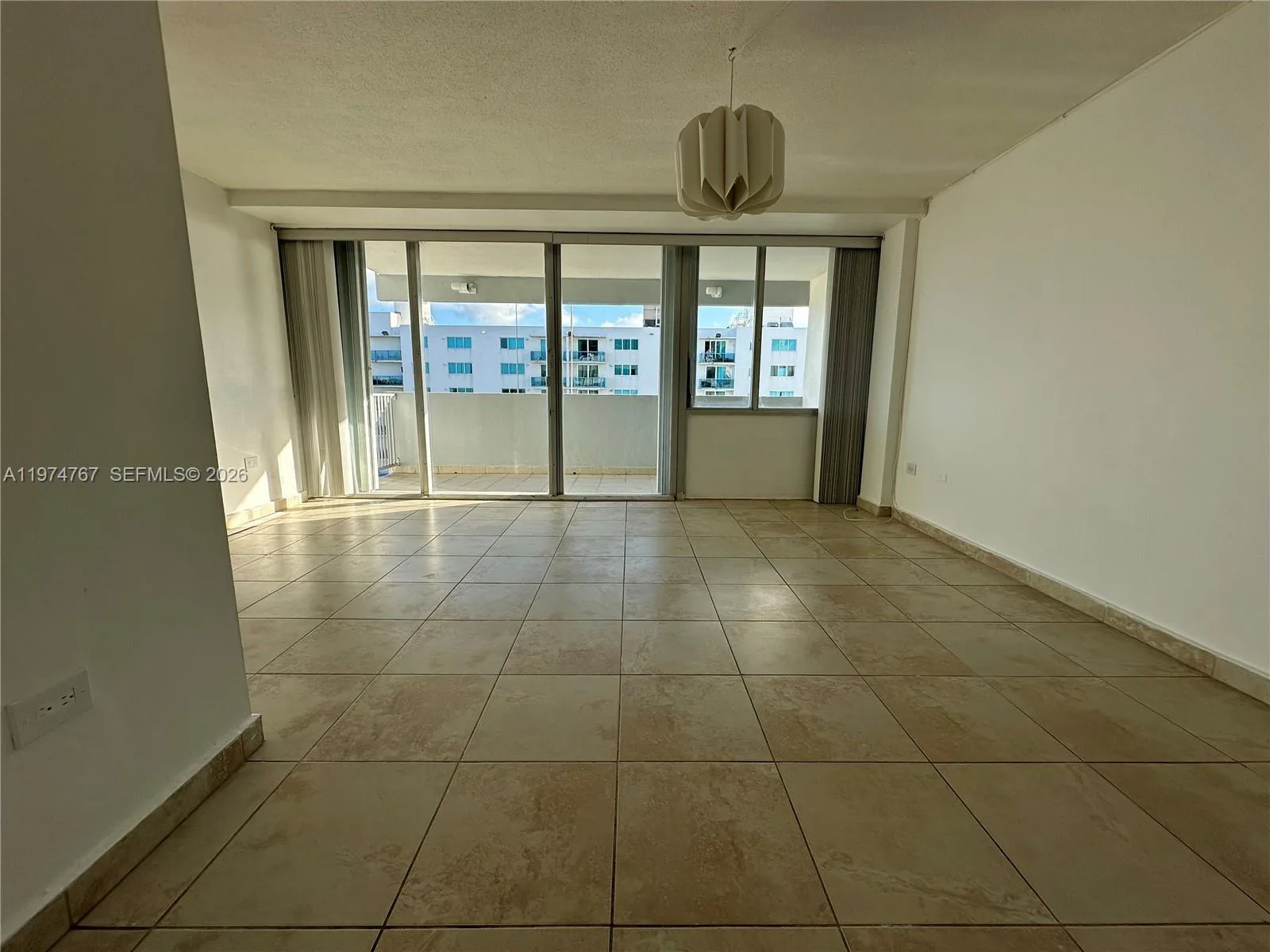 7545 E Treasure Dr # 9I, North Bay Village, FL 33141 photo 3