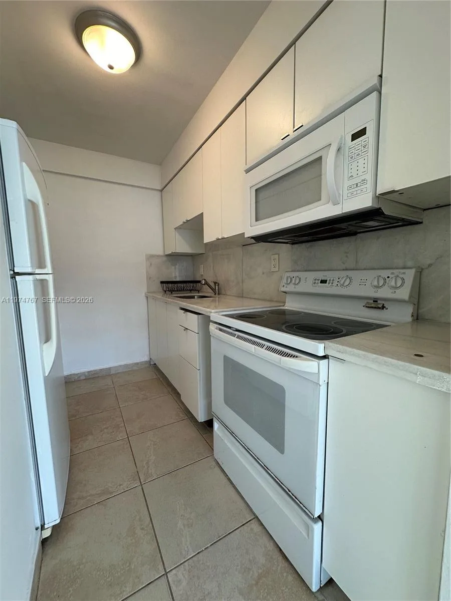 7545 E Treasure Dr # 9I, North Bay Village, FL 33141 photo 5