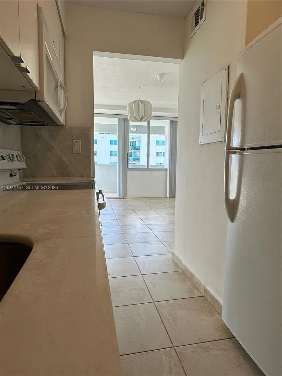 7545 E Treasure Dr # 9I, North Bay Village, FL 33141 photo 6