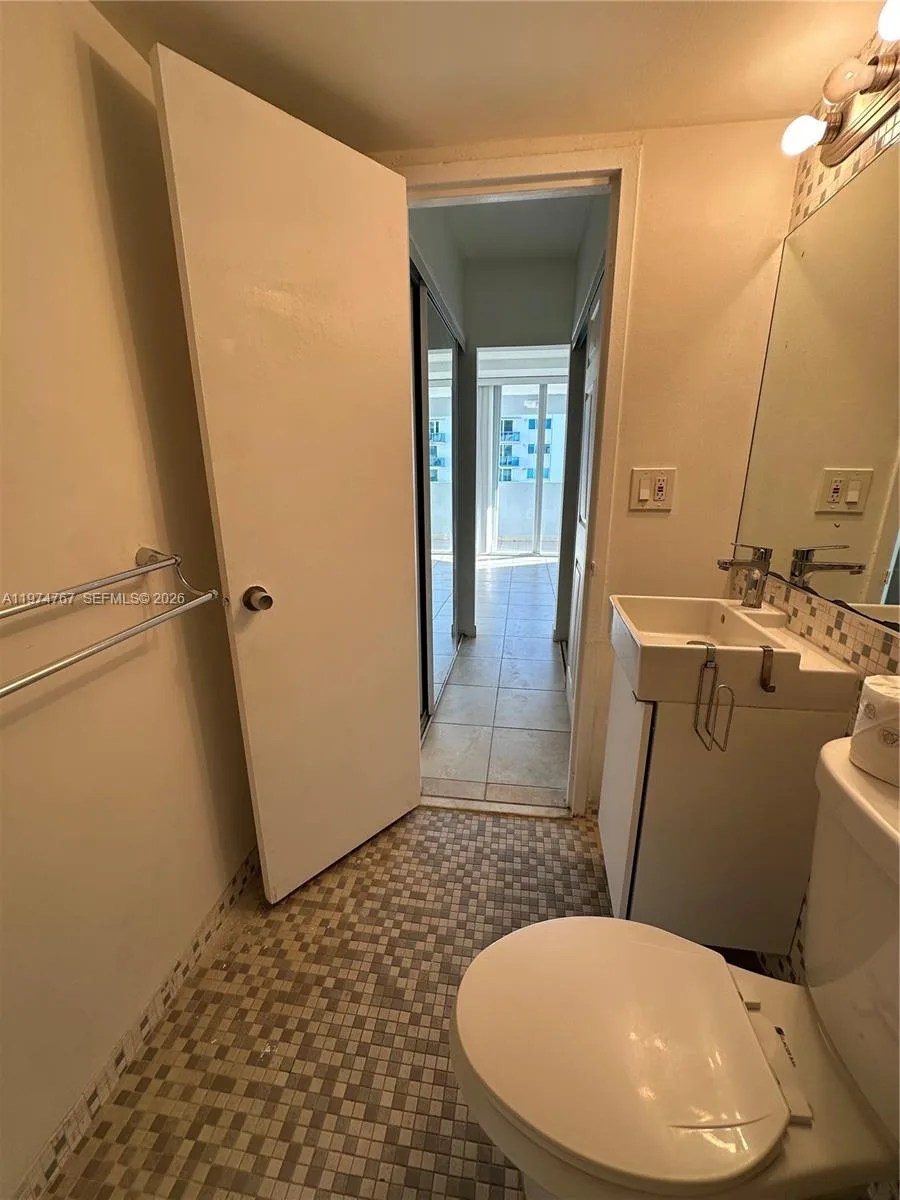 7545 E Treasure Dr # 9I, North Bay Village, FL 33141 photo 8