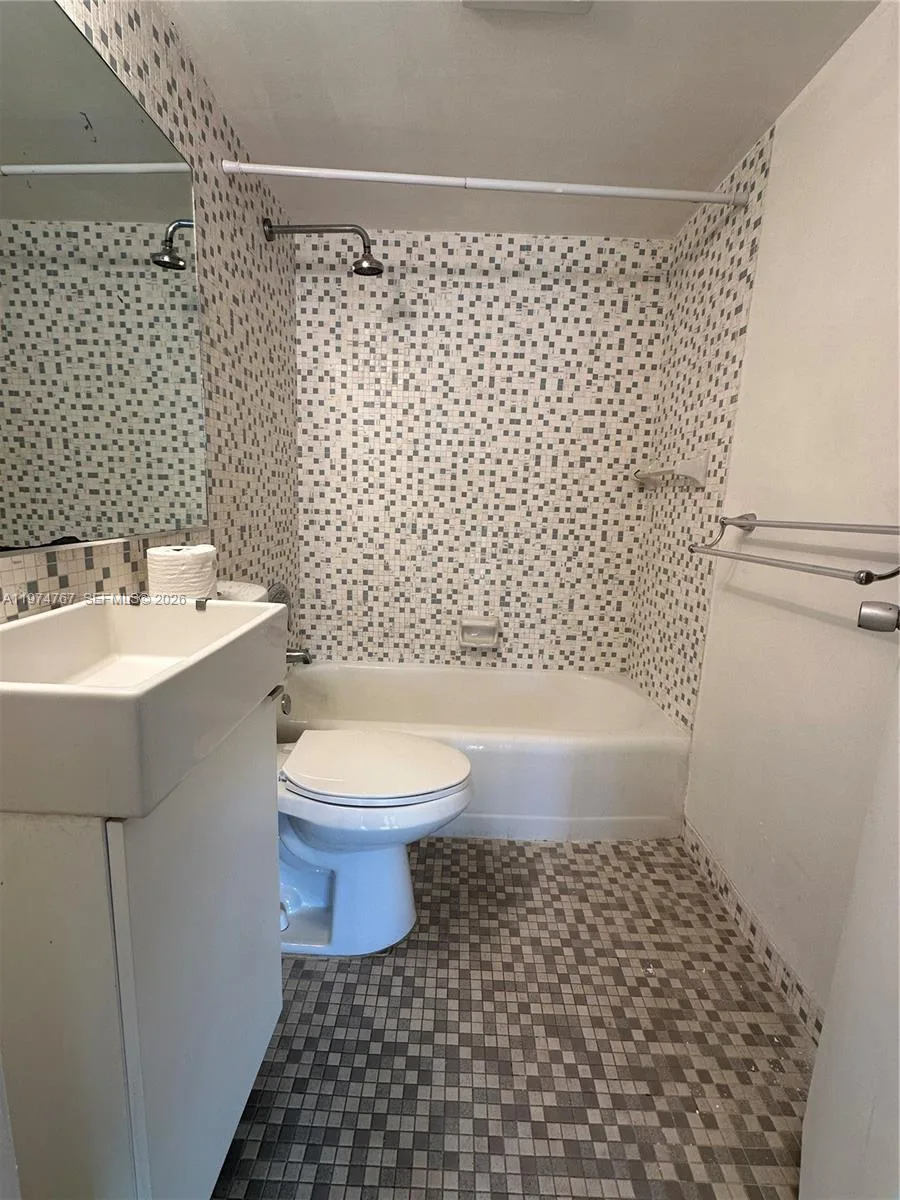 7545 E Treasure Dr # 9I, North Bay Village, FL 33141 photo 9