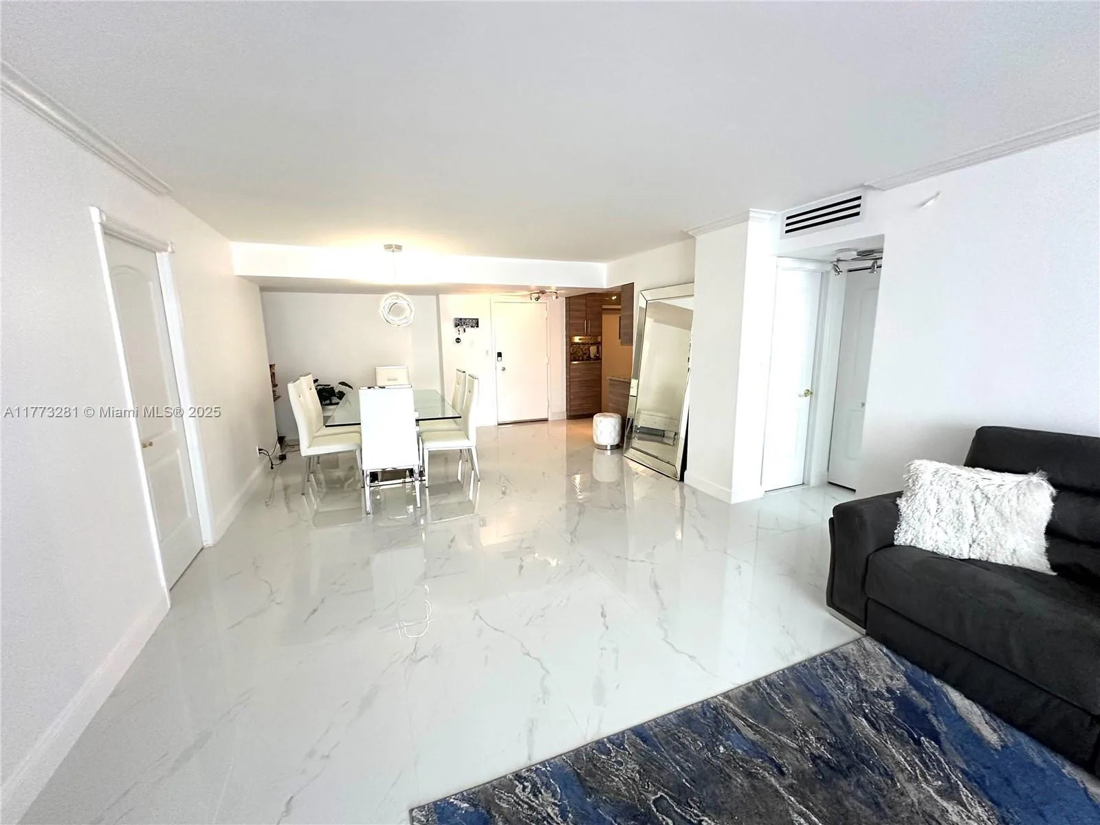 427 Golden Isles Dr # 5G, Hallandale Beach, FL 33009 photo 10