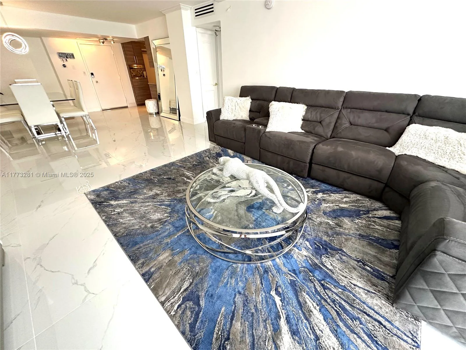 427 Golden Isles Dr # 5G, Hallandale Beach, FL 33009 photo 11
