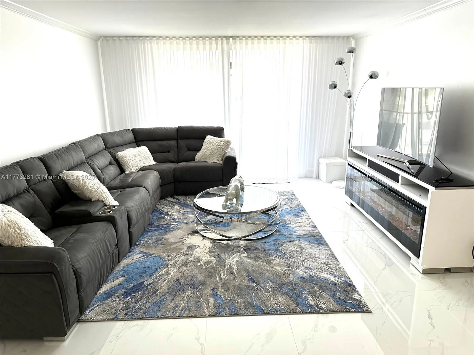 427 Golden Isles Dr # 5G, Hallandale Beach, FL 33009 photo 12
