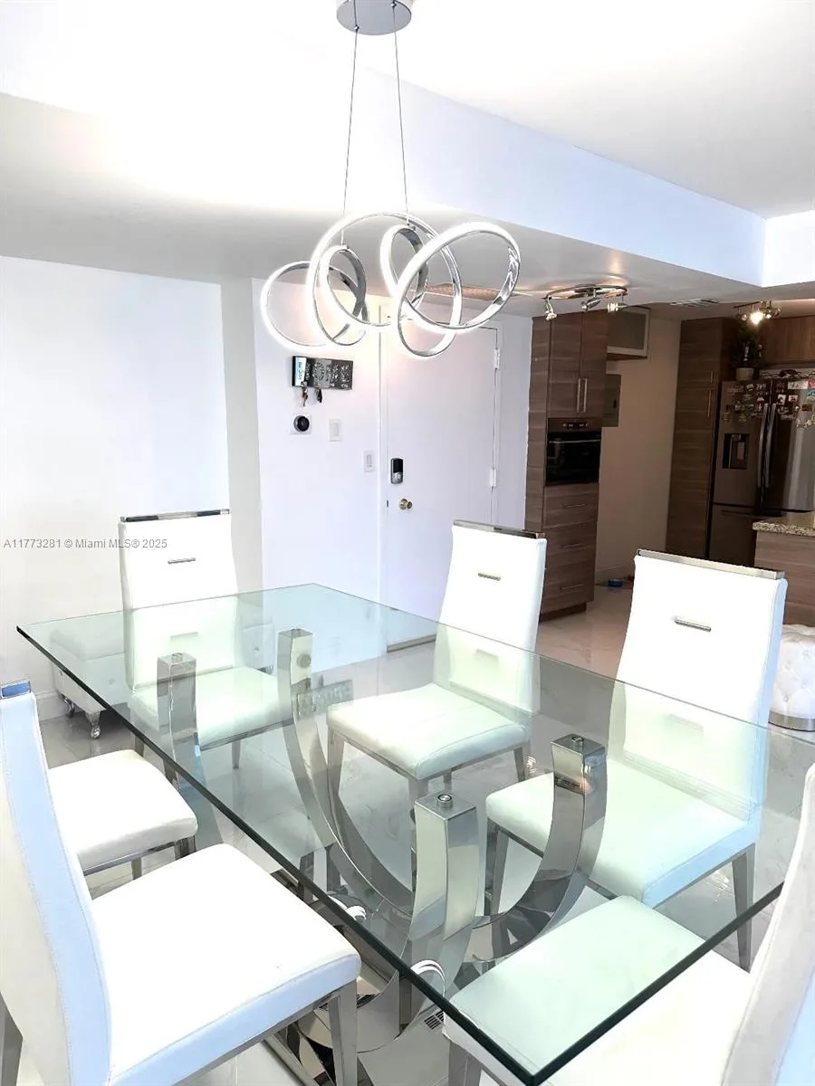 427 Golden Isles Dr # 5G, Hallandale Beach, FL 33009 — zdjęcie 2