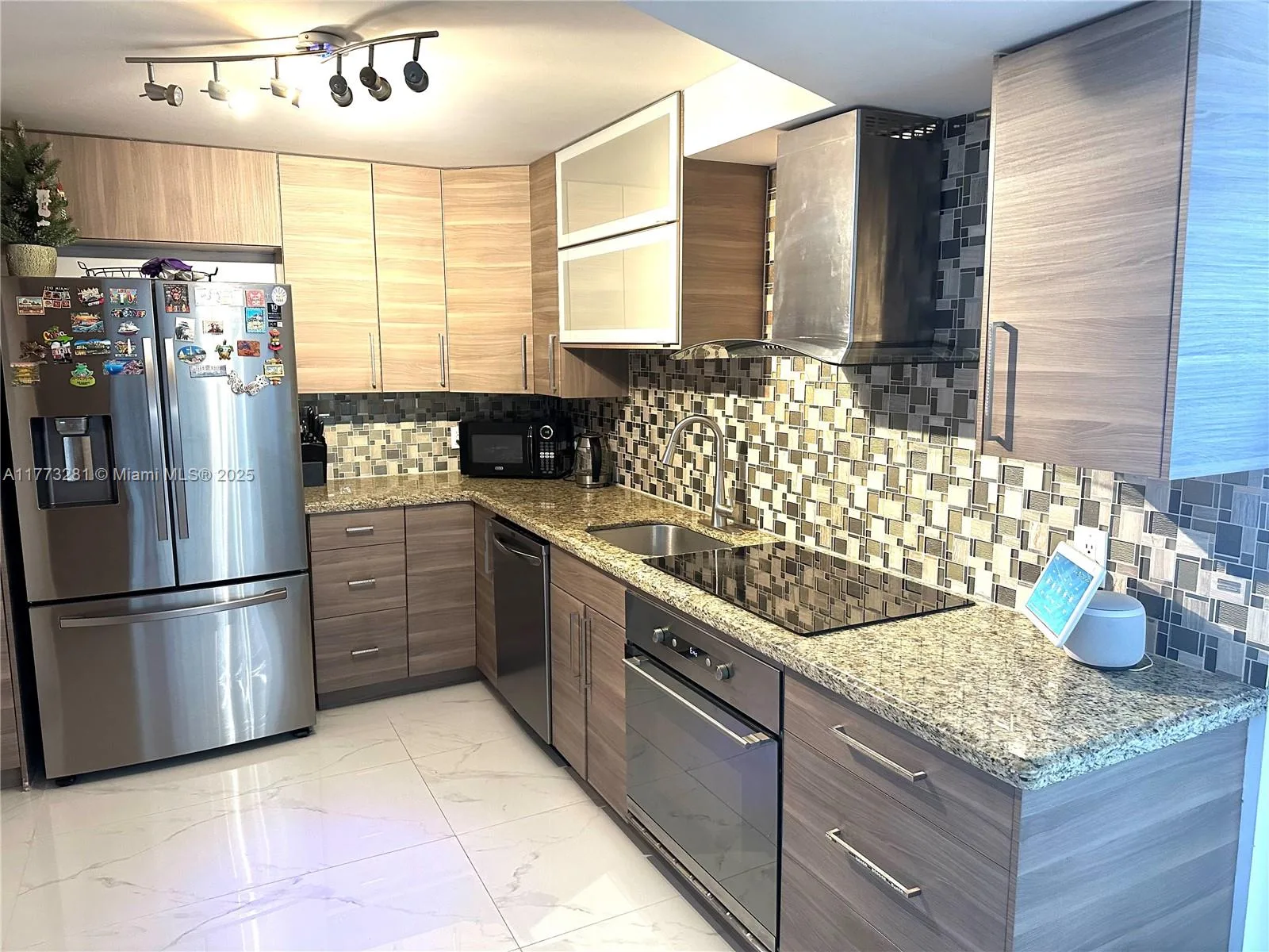 427 Golden Isles Dr # 5G, Hallandale Beach, FL 33009 — zdjęcie 5