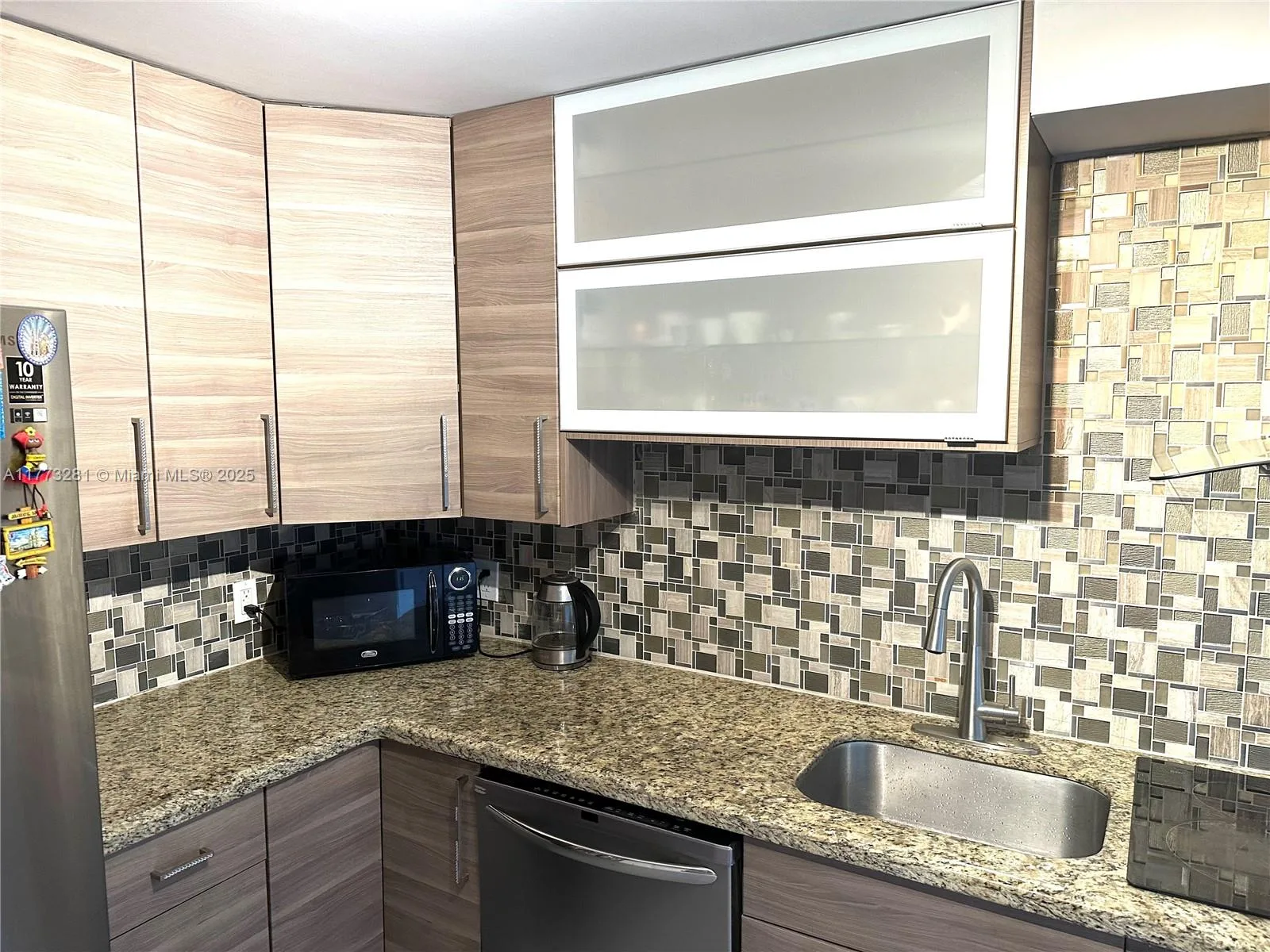 427 Golden Isles Dr # 5G, Hallandale Beach, FL 33009 photo 6