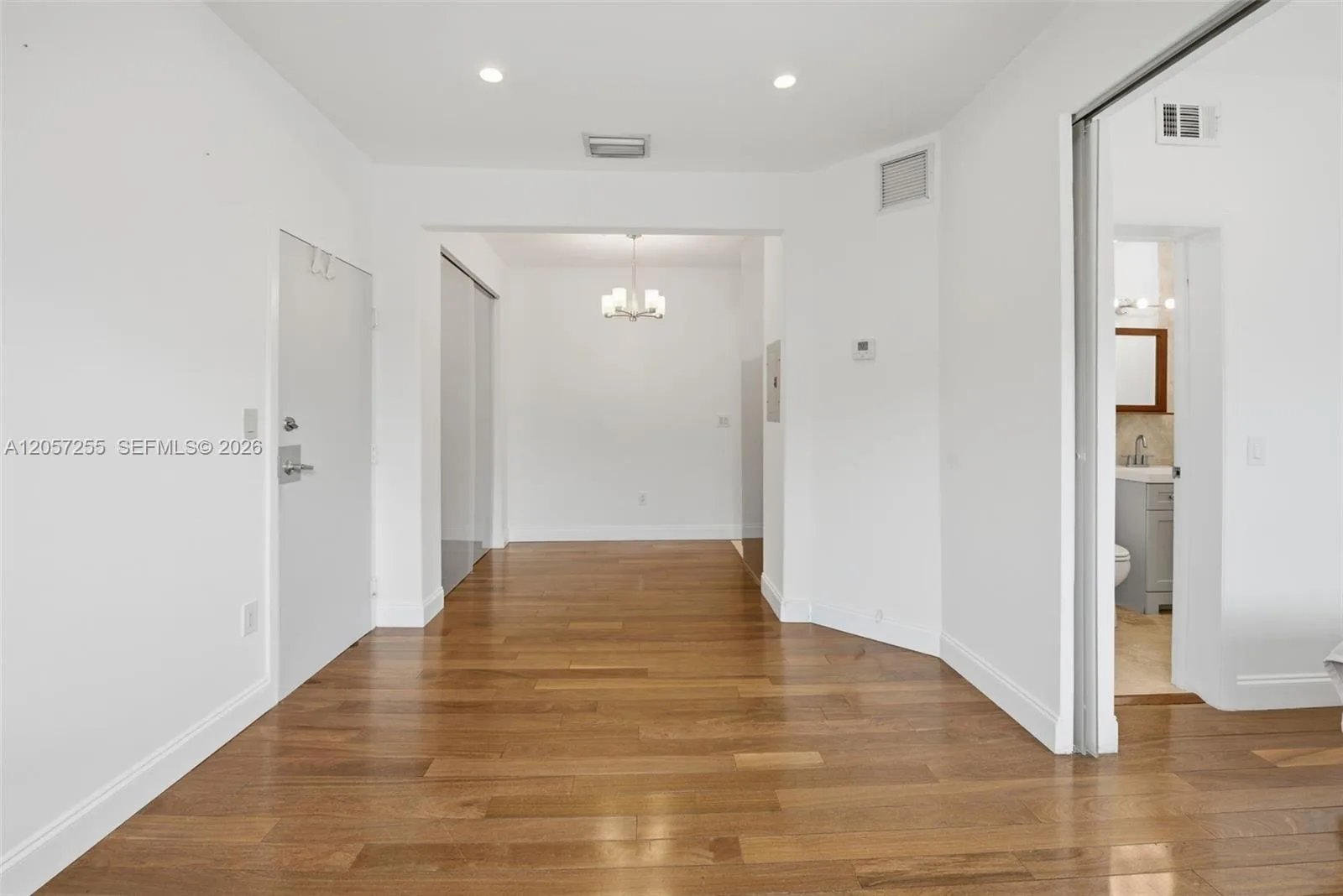 526 15th St # 17, Miami Beach, FL 33139 photo 4
