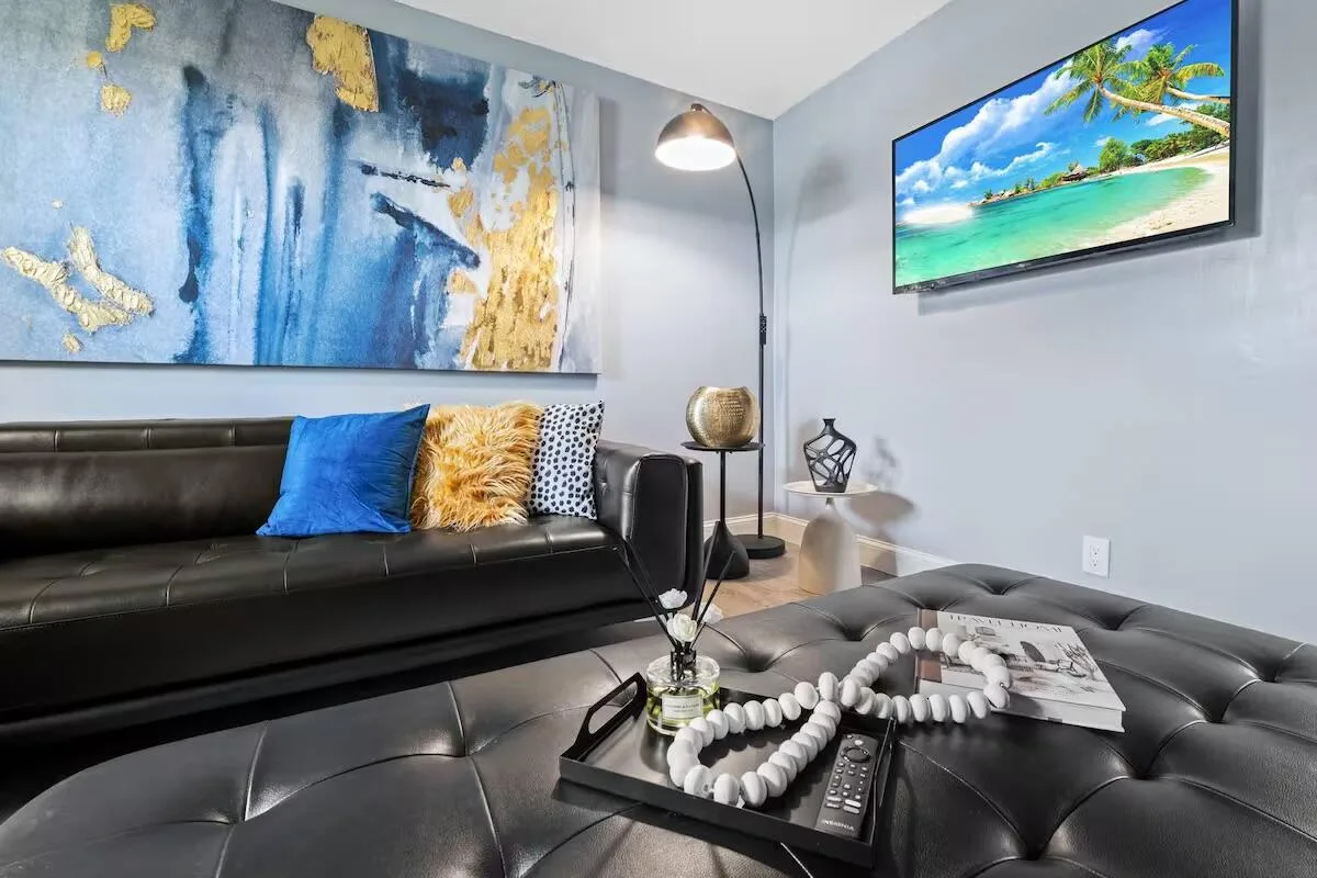 2015 NW 37th Terrace NW # 403, Lauderdale Lakes, FL 33311