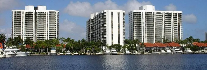 3610 Yacht Club Dr # 1002, Aventura, FL 33180 photo 3