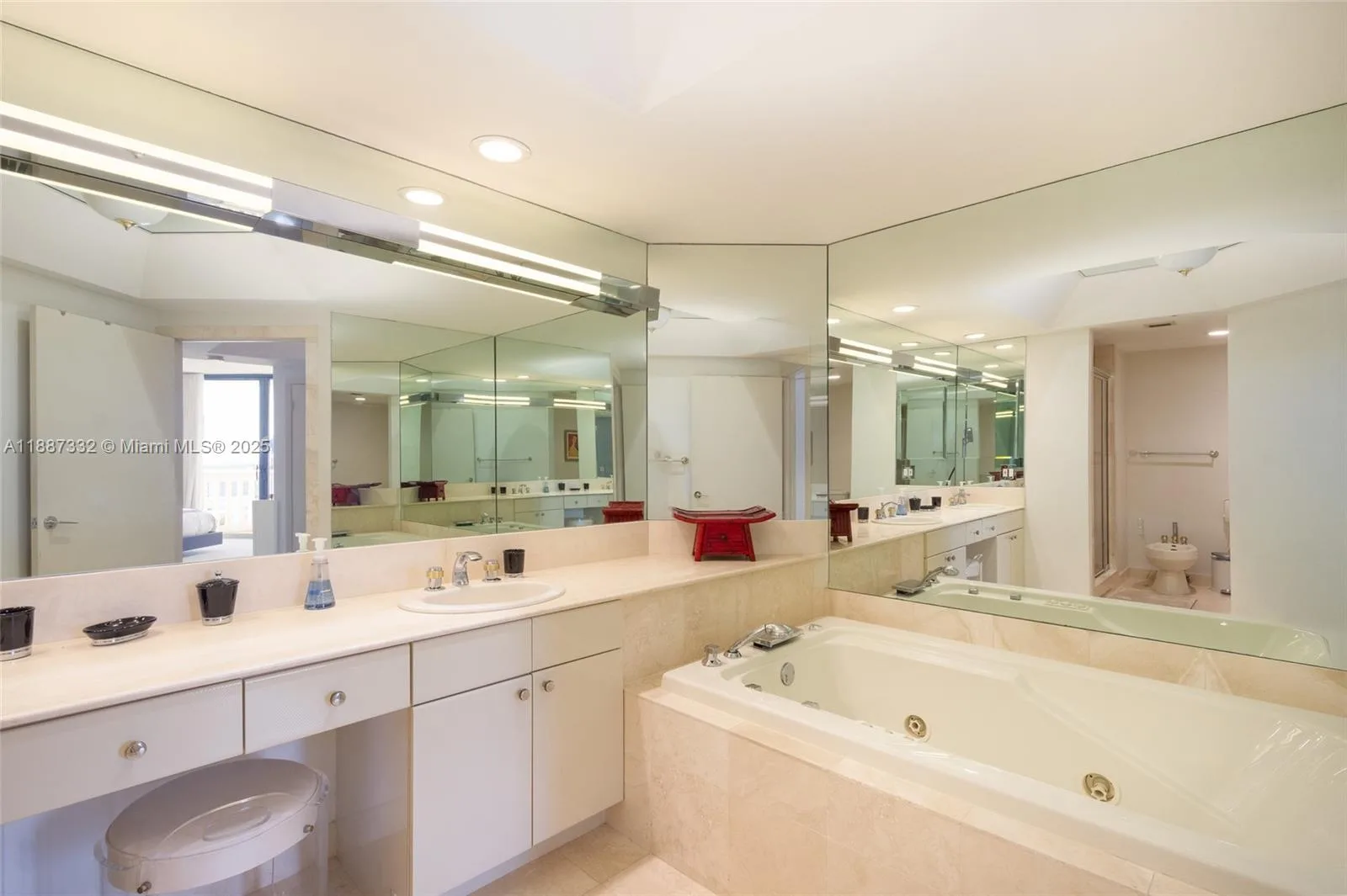 2000 Island Blvd # 1002, Aventura, FL 33160 photo 13