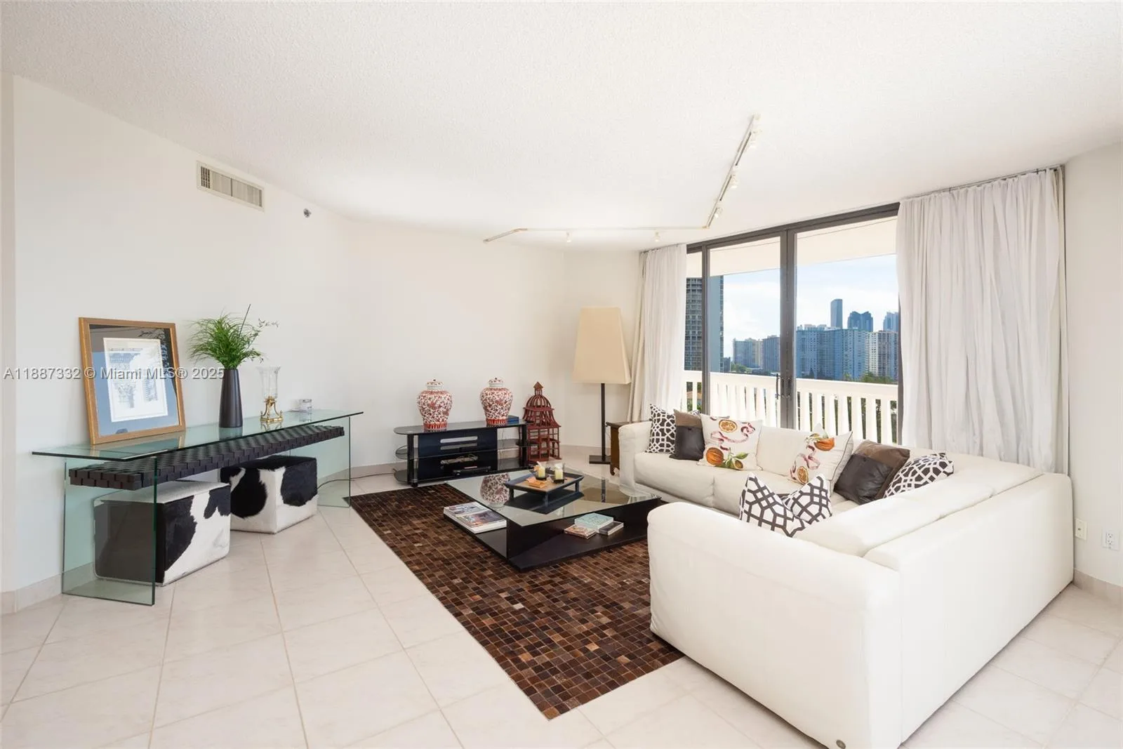 2000 Island Blvd # 1002, Aventura, FL 33160 photo 3
