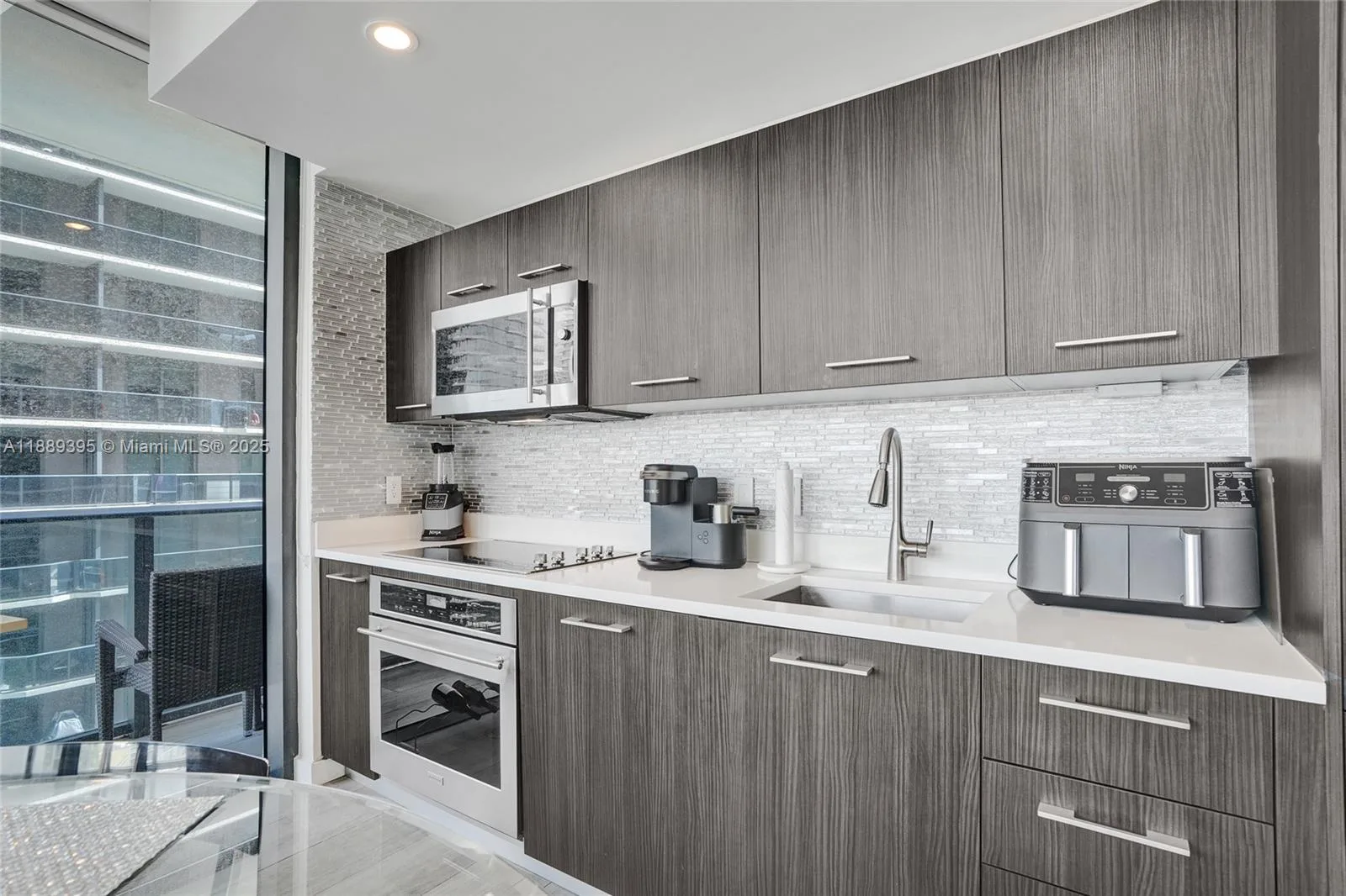 55 SW 9th St # 2201, Miami, FL 33130 photo 10