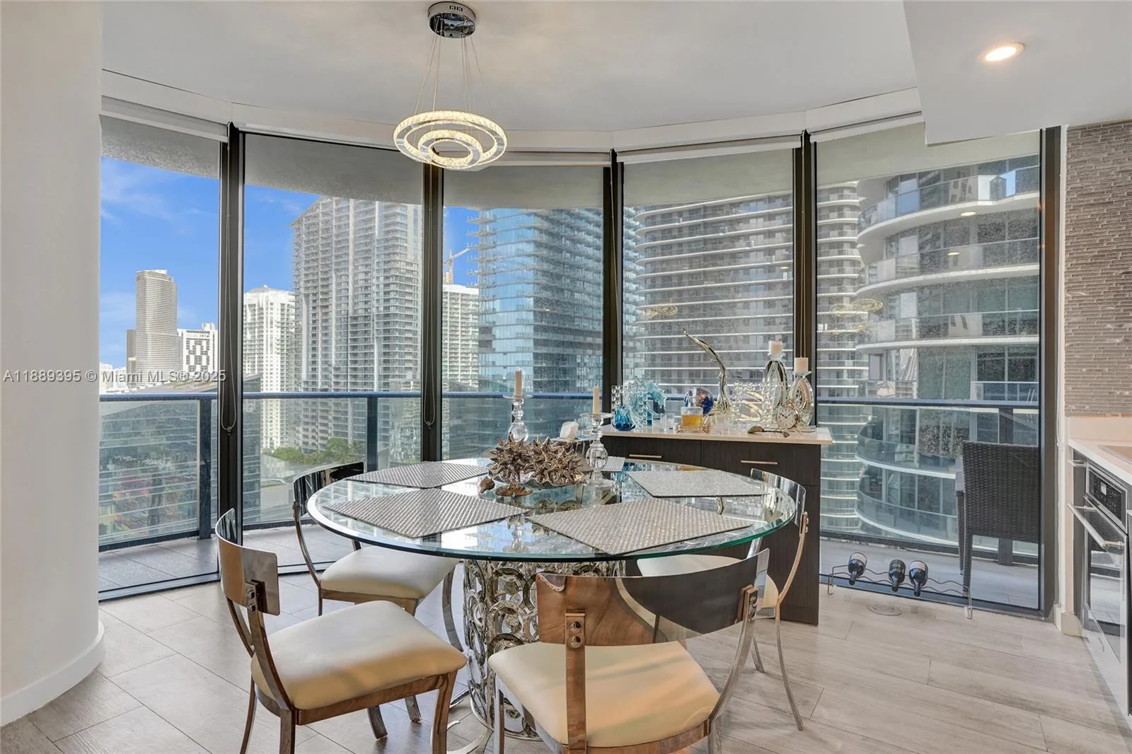 55 SW 9th St # 2201, Miami, FL 33130 photo 5